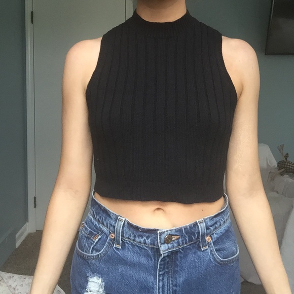 cropped knit halterneck tank - Picture 2 of 2